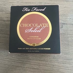 Too faced Bronzer. Color: matte